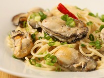  Peperoncino with plenty of Oysters - It is made with custom-made noodles crafted from 100% Hokkaido wheat. 
