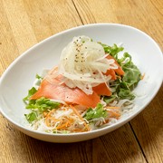  Smoked salmon salad 
