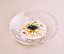 RistoranteTSUMU_각각의 재료가 서로를 더욱 돋보이게 하는 '가스가우라 캐비아 구지하마 모란새우'