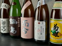 烧鸟 居酒屋 Kemuri【日本酒专卖店】_享受今日推荐的“日本酒”