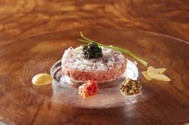 Kagurazaka Shabu-shabu Fuga_Our proud dish, "Japanese Black Beef and Caviar Steak Tartare," makes the most of the ingredients