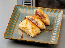 Anko Maki - Ini adalah hidangan penutup yang menenangkan yang meninggalkan Anda dengan senyuman hangat di akhir santapan.