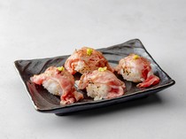  직화 향에 마음이 뺏긴다. 오감으로 맛보는 “다와라 주먹밥” 