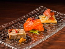  Assorted 3 kinds of Appetizers - It gives a beautiful start to the meal by touching on the depth of flavor. 