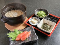 Nou Ohashi_The deliciousness of freshly cooked rice. "Shirasu, Mentaiko and Butter Clay Pot Rice" is also perfect as a final dish.