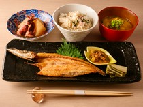 Koryouri Kayou_Grilled Fish Set Meal - The recommended dishes change with the seasons. It offers a taste that's a bit different from the everyday, combining indulgence with affordability.