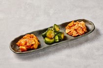  Kimchi assortment 