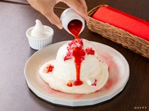  Snowy Strawberry Pancake - It's an original pancake only available at the branch. 