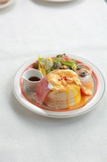  Egg Benedict-style set 