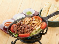 EL TORITO 西葛西店_鸡肉和牛肉法士达