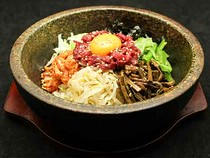  Yukhoe stone-grilled bibimbap 