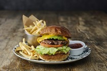 J.S. BURGERS CAFE 新宿店_JS 粉碎汉堡