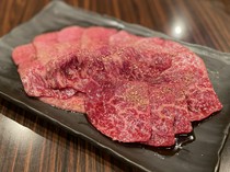 Hidangan Terbatas - Nikmati daging sapi Wagyu Jepang pilihan.