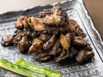  享用道地的炭烤「桃棒燒」（Momobarashi Yaki）及酒精飲品 