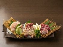 Jidoriya Amon_We offer a variety of extremely fresh chicken sashimi.