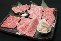 Omi Ushi Yakiniku Niku TATSU Aoyama Main Branch_Meat Tatsu Assortment [Serves 4] ~Can be prepared according to the number of people~