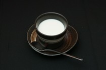 近江牛　烧肉　NIKUTATSU 青山本店_浓郁的杏仁豆腐