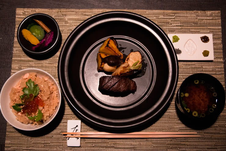 7. Seasonal Earthenware Pot Rice and Pickled Vegetables