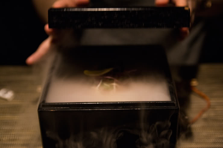 5.忍者秘法玉手箱 “NINJA”風生魚片