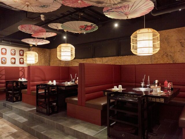 Sichuan Dentou Hinabe Shokukan Shinsaibashi Branch floor