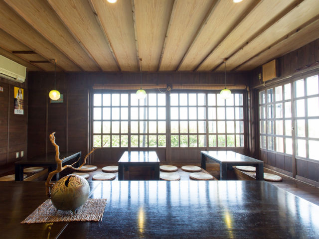 Okinawan cuisine Tosuba Shimajikan floor
