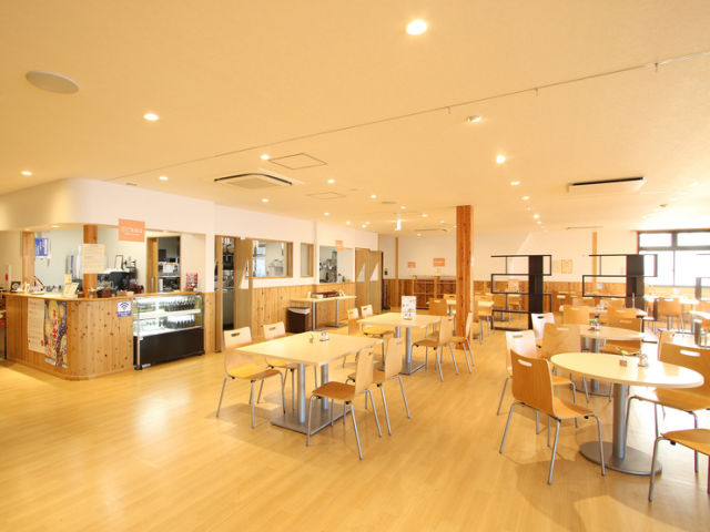 CAFE TRiAN floor
