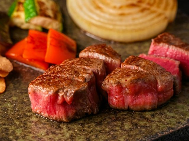 一享絕品和牛的東京10家鐵板燒料理餐廳
