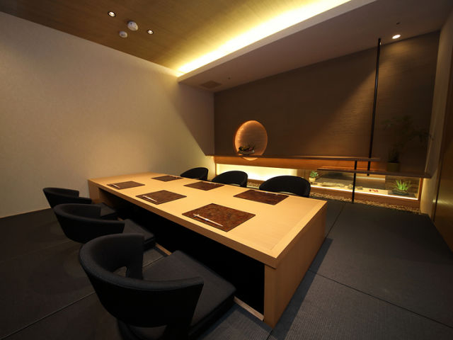 日本料理 都萬麻 floor