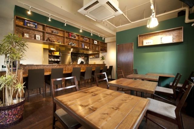Cafe Marugo floor