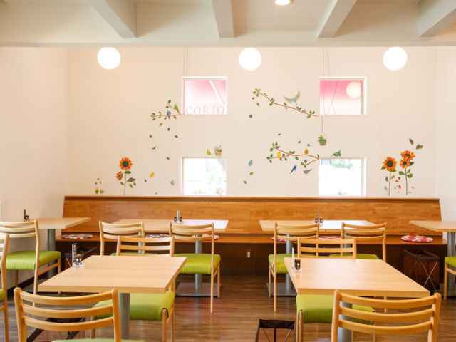 Yasashii Sweets Cafe corpo floor