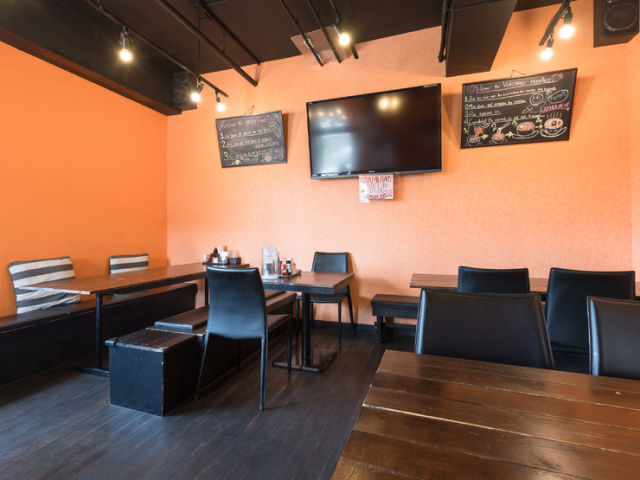 Ramen Gado floor
