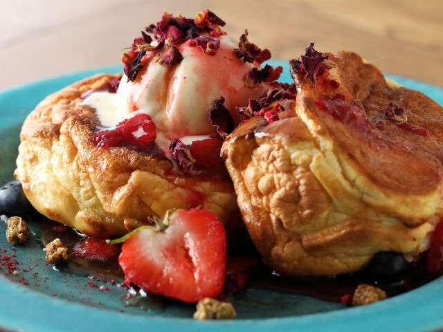 METoA Cafe & Kitchen cuisine