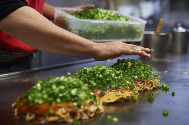 How to Order Okonomiyaki