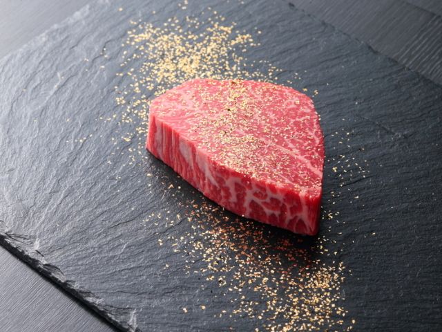 4. 아부리 야키니쿠 Dining 쥬 (신사이바시)