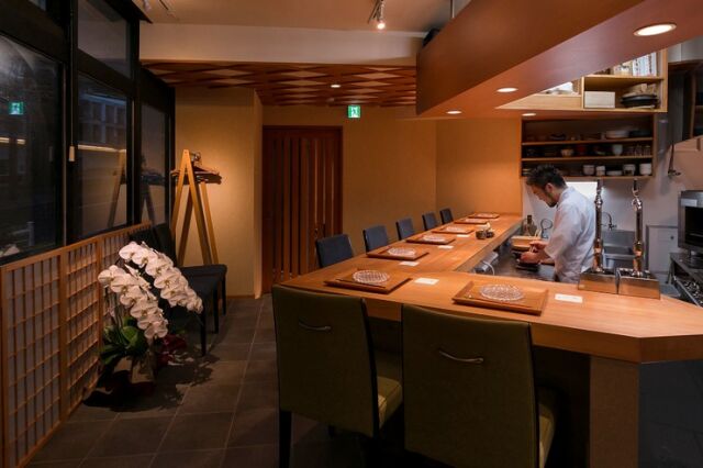 Ryouriya Somekawa floor