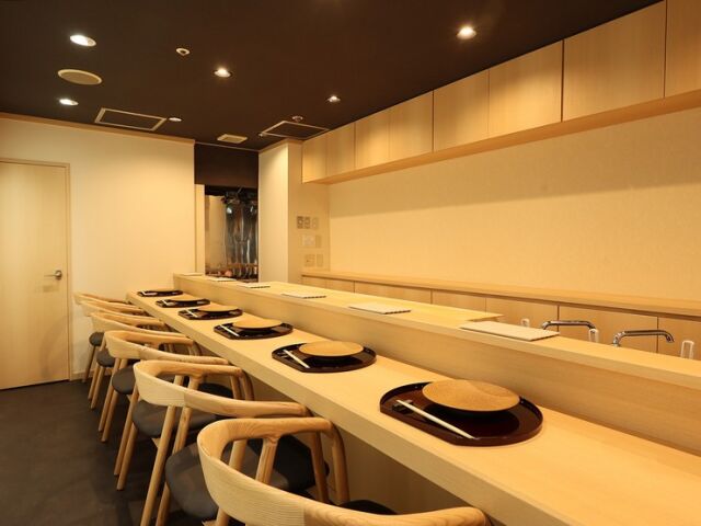 Sushi Takuma floor