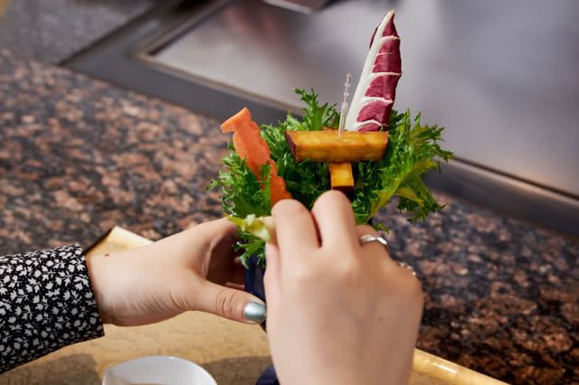 到東京銀座大啖絕品和牛！全球老饕讚不絕口的鐵板燒