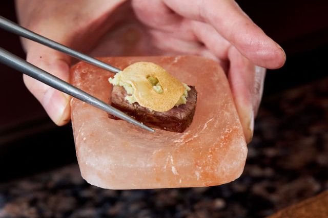 到東京銀座大啖絕品和牛！全球老饕讚不絕口的鐵板燒