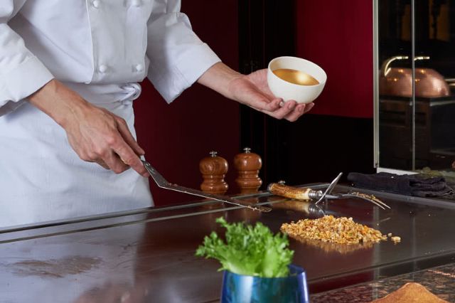 到東京銀座大啖絕品和牛！全球老饕讚不絕口的鐵板燒