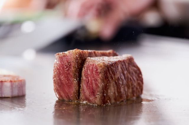 到東京銀座大啖絕品和牛！全球老饕讚不絕口的鐵板燒