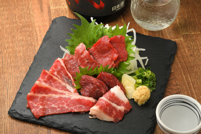 Japanese Sake and Horsemeat cuisine -Umaebisu- cuisine