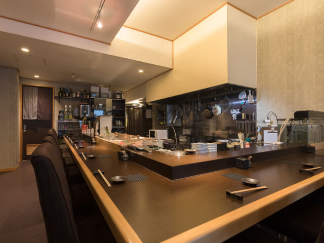 Sushi Murakami floor