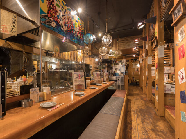 Hon Maguro Robata Gekijo Uojimaya Kumoji main branch floor