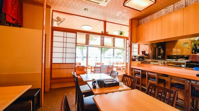 Sushi Dokoro Mitsumoto floor