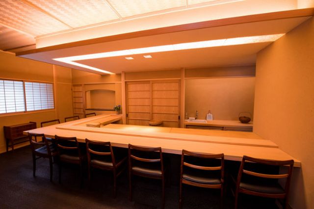 20 Best Restaurants in Fukuoka, Japan : Discover an Abundance of Regional Specialties Like Ramen and Motsu Nabe