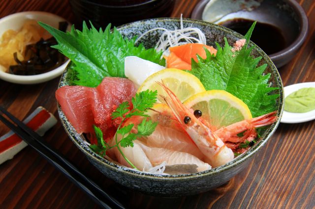 Chirashi Sushi or Kaisen-Don? Not Even Japanese People Know All the Differences!
