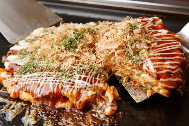 Monjayaki vs. Okonomiyaki