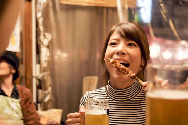 烤雞串的用餐禮儀