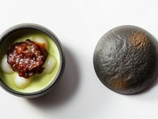 1. Salon de KANBAYASHI Harumatsu Honten