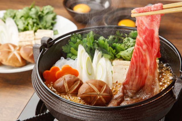 스키야키 만드는 법과 맛있게 먹는 방법, 도쿄 지역의 추천 맛집까지
